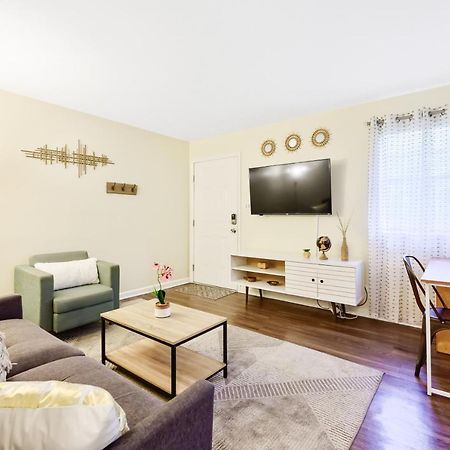 Dapper Digs - King Bed - Long Term Stays - Duke Durham Bagian luar foto