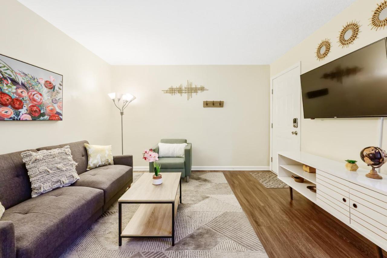 Dapper Digs - King Bed - Long Term Stays - Duke Durham Bagian luar foto