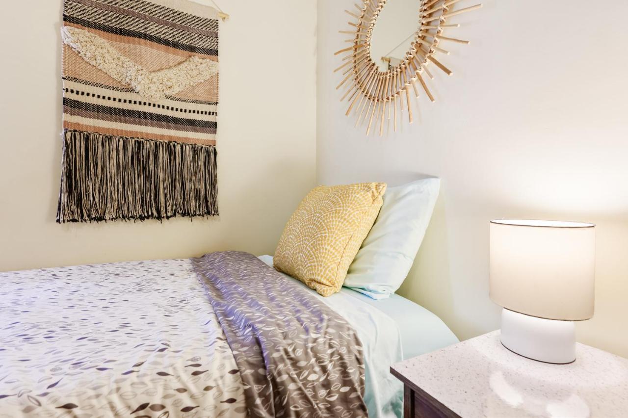 Dapper Digs - King Bed - Long Term Stays - Duke Durham Bagian luar foto