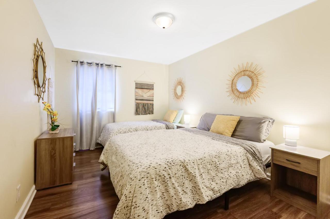 Dapper Digs - King Bed - Long Term Stays - Duke Durham Bagian luar foto